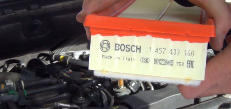 Заміна повітряного фільтра Bosch 1 457 433 160 на Peugeot Partner (відео)
