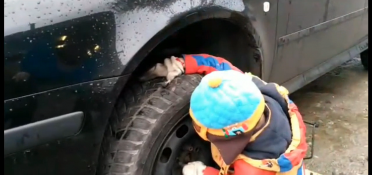 Заміна літніх колес на зимові на Skoda Octavia (відео)