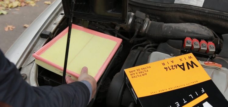 Заміна повітряного фільтра WIX WA6214 на Opel Astra G (відео)