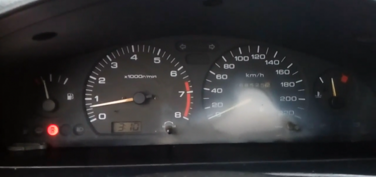 Заміна паливного фільтра SCT ST 338 на Nissan Sunny (відео)