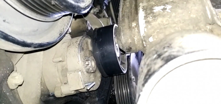 Заміна натягувача приводного ременя Trucktec 0219131 на Mercedes Vito (відео)