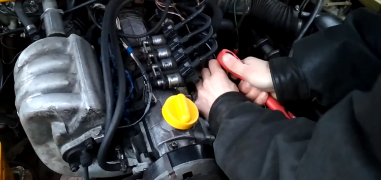 Заміна свічок запалювання Renault 7700500048 на “Москвич-2145” (відео)