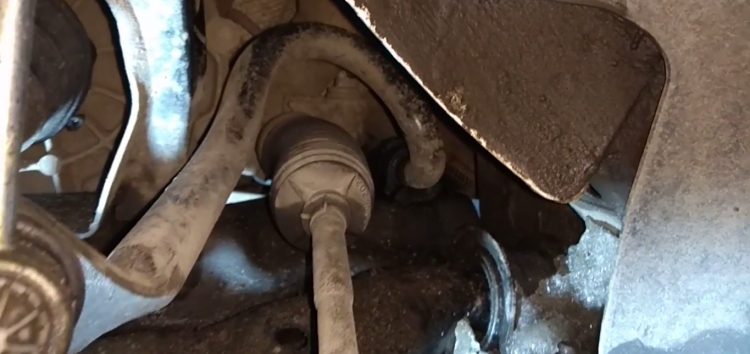 Заміна втулки стабілізатора 2T145484CA на на Ford Transit Сonnect (відео)