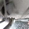Заміна задньої стійки стабілізатора MOOG VO-LS-3980 на Volkswagen Caddy (відео)
