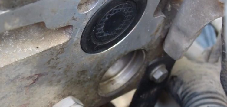 Заміна заглушки вала ГРМ CORTECO 21653091 на Renault Logan (відео)