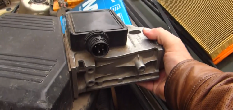Заміна повітряного фільтра M-Filter K 456 на BMW 316 (відео)
