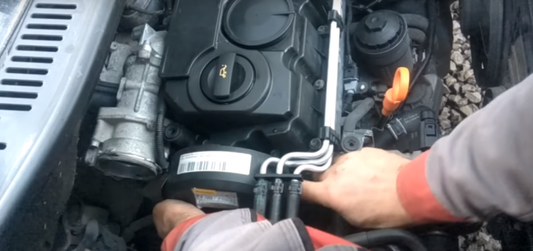 Заміна прокладки кришки ГБЦ REINZ 71-37594-00 на Volkswagen Caddy (відео)