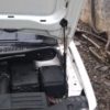 Заміна газової пружини капоту BSG 90-980-019 на Volkswagen Caddy (відео)
