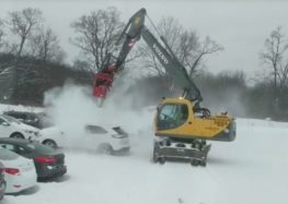 Як швидко очистити автомобіль від снігу (відео)