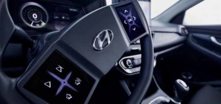 У майбутніх Hyundai буде сенсорне кермо та віртуальна панель приладів