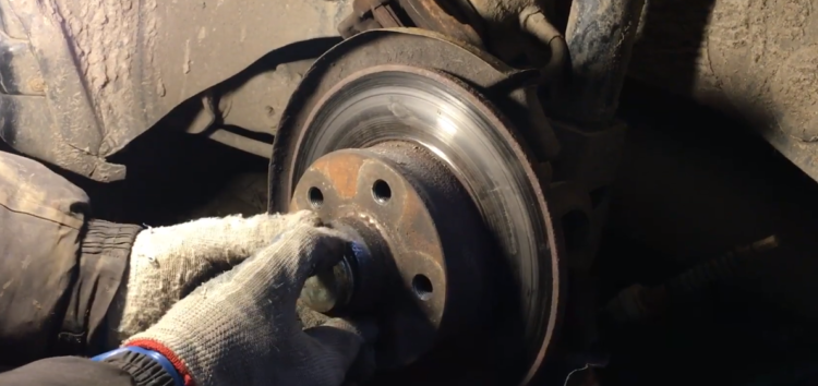 Заміна підшипника маточини колеса ABS 200001 на Volkswagen GOLF (відео)