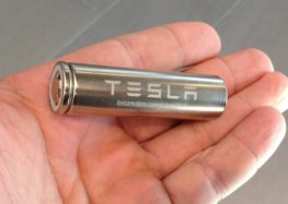 У Tesla створюють нові батареї