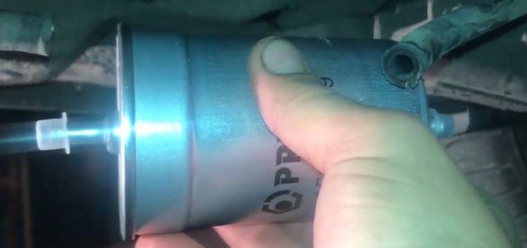 Заміна паливного фільтра PROFIT 1530-1039 на Skoda Super B (відео)