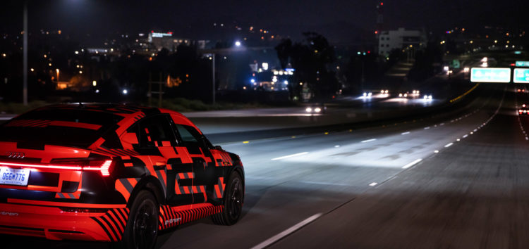 Audi показала цифрові фари E-Tron Sportback