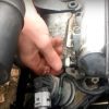 Заміна датчика тиску оливи FEBI 19014 на VW Golf 4 (відео)