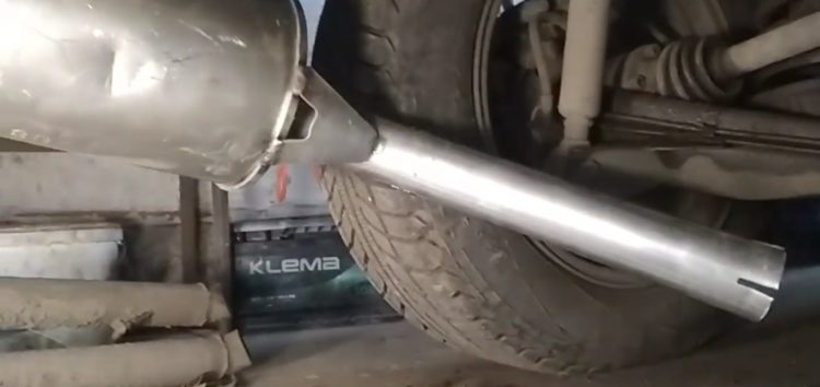 Замена задней части глушителя Polmostrow 08253 на Ford Scorpio (видео)