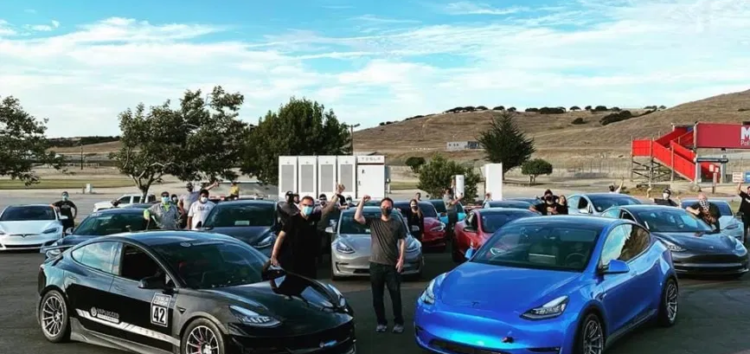 Модифицированная Tesla бьет рекорды (видео)