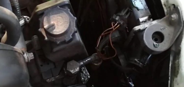 Заміна термовимикача вентилятора радіатора Vernet TS2647 на Opel Vectra 1.8 (відео)