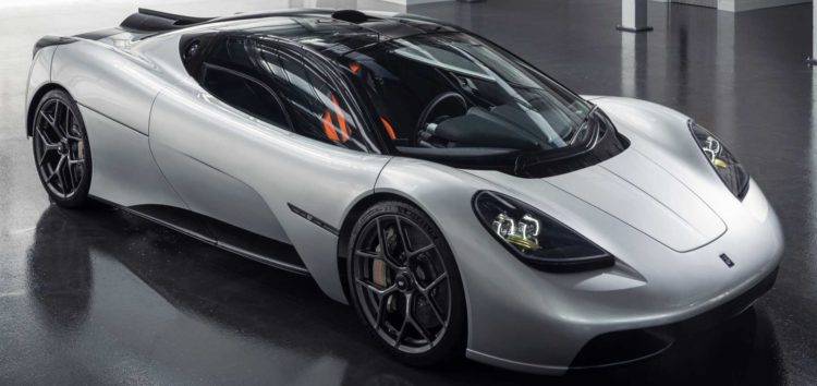 Автор McLaren F1 показав власний суперкар (відео)