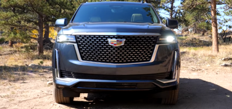 Cadillac Escalade 2021 загнали на бездоріжжя (відео)