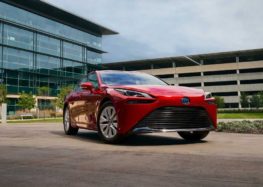 Toyota представила свой водородный седан Mirai