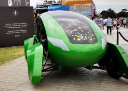 По Лондону ездят зеленые дроны