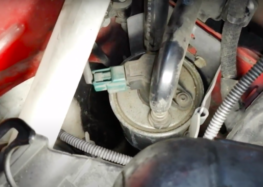 Замена топливного фильтра Kolbenschmidt 50014479 на Renault Megane 1,5 (видео)