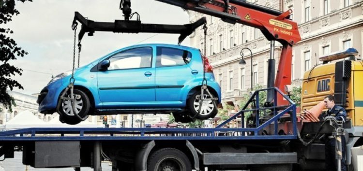 Автовладелец получил 10 000 грн компенсации за эвакуацию машины