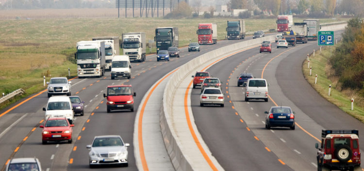 Словаки спрашивают куда строить автомагистраль до Закарпатья
