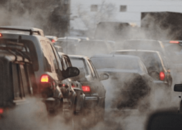 Автотранспорт — одна из главных причин загрязнения воздуха.
