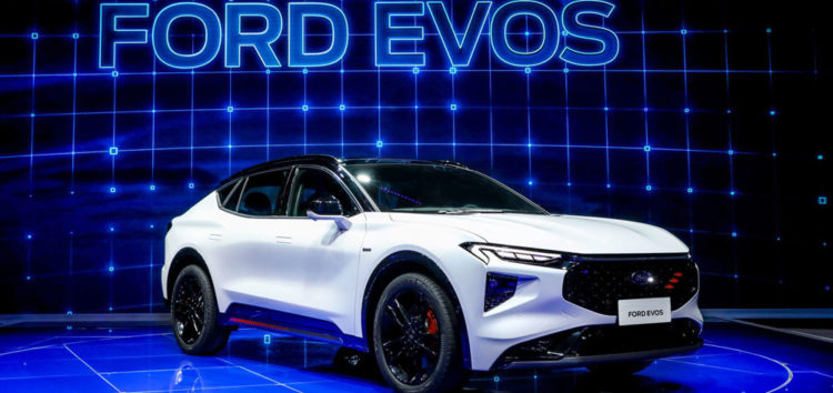 Ford показав гібридну версію Evos