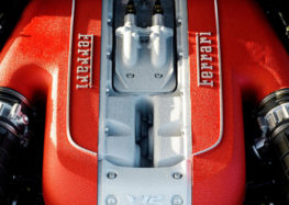 Ferrari готує супер-потужний мотор V12