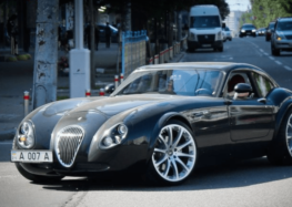 Рідкісний суперкар з номерами 007 помічений у Києві