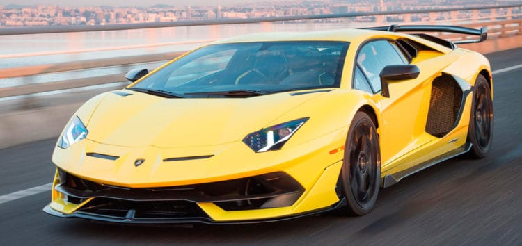 Lamborghini розробляє абсолютно новий мотор V12