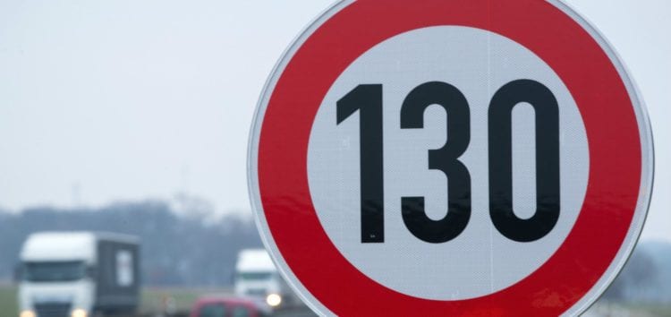 В Европе будут ставить ограничения по скорости на новых авто