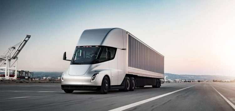 Обновленный грузовик от Тесла переходит к массовому производству