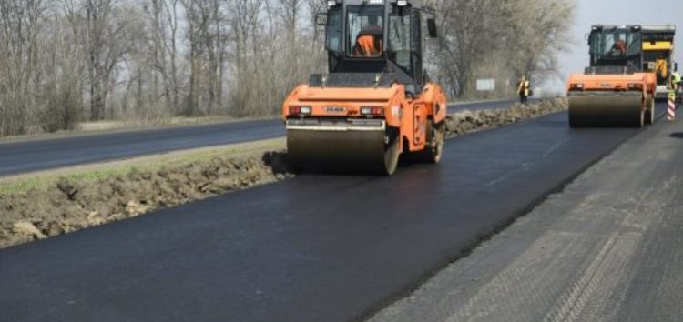 Влада дає ще декілька мільярдів для ремонта доріг