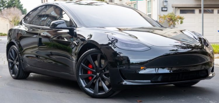 Tesla выпустит model 3 с модификацией для плохих дорог