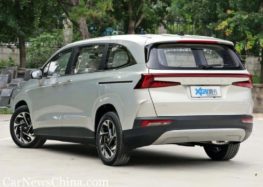 Hyundai представив новий мінівен під назвою Custo