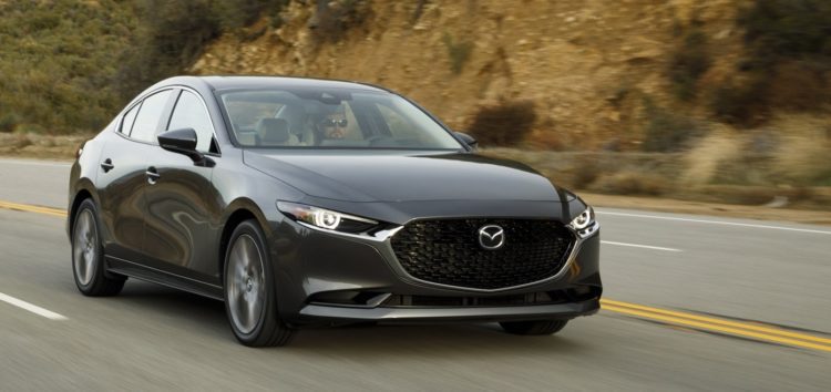 Mazda випустить автомобіль, який зупиняється, коли водій засинає