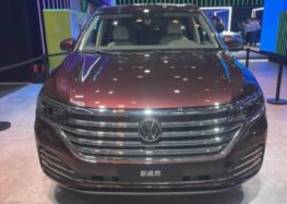 Volkswagen оновив мінівен Viloran