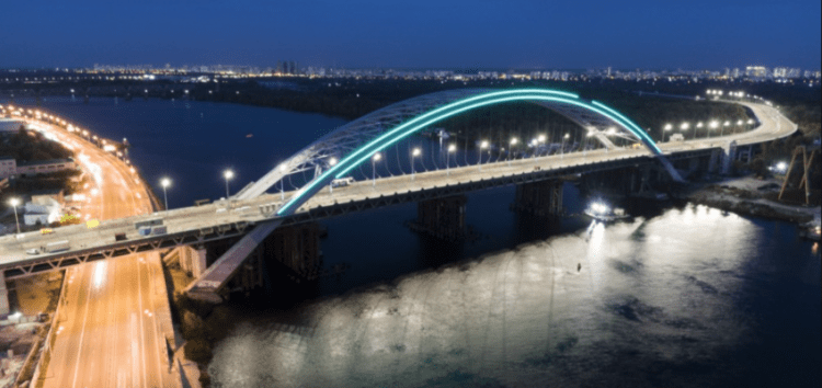 Кияни не дочекаються Подільсько-Воскресенського мосту цього року
