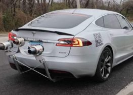 Американець презентував модернізований Tesla Model S