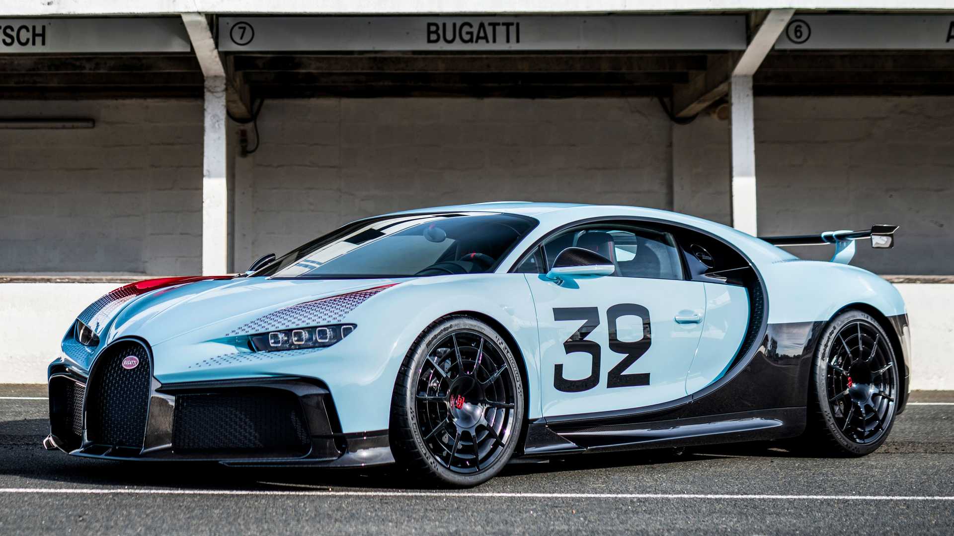 Bugatti показав унікальну версію Chiron Pur Sport Grand Prix. Читайте