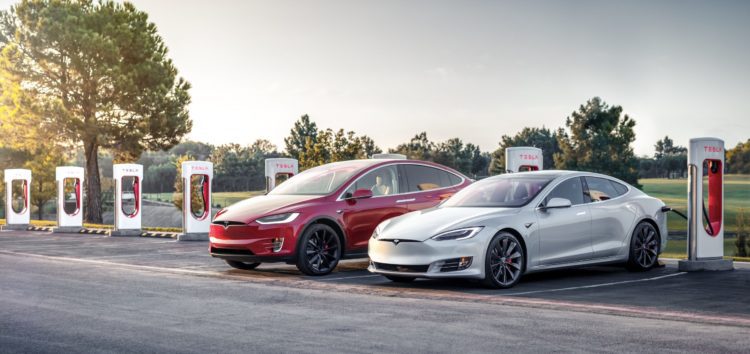 Електрокари Tesla оснастять системою активного шумоподавлення