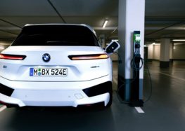BMW вкладається в особливу електрозарядку