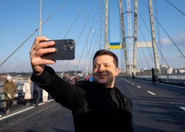 Зеленський відкрив першу частину вантового мосту в Запоріжжі, що з’єднав два береги Дніпра
