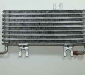 Поддельные автозапчасти: Радиатор масляный Nissan 21606-JD30A