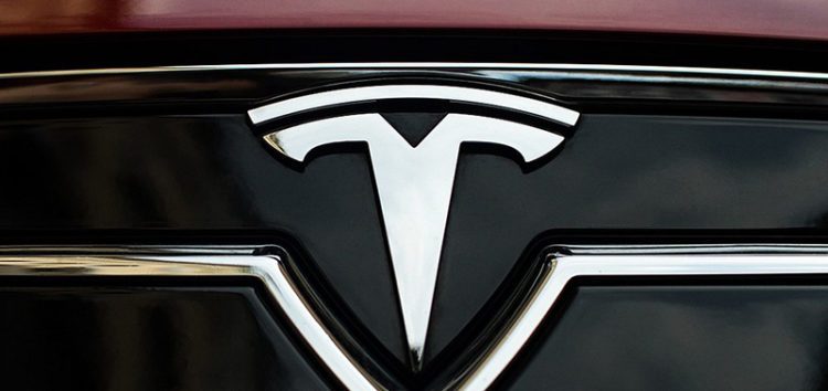 Tesla зросте та обжене GM і Ford