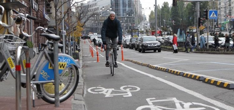 Спеціальні світлофори для велосипедистів – скоро в Україні